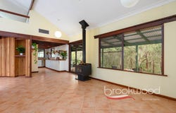 175 Lacey Road, Mundaring, WA 6073