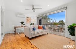 27 Matthews Parade, Point Clare, NSW 2250