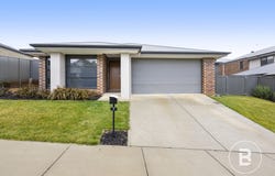 7 Madeleine Road, Brown Hill, Vic 3350