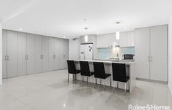 244/73 Lake Street, Caroline Springs, Vic 3023