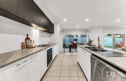 25 Grandstand Crescent, Clyde North, Vic 3978