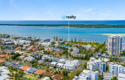 5/36 Bayview Street, Runaway Bay, Qld 4216