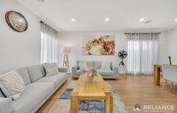 16 Stead Circuit, Burnside, Vic 3023