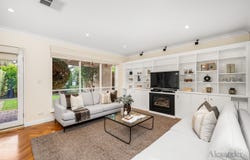 5 Olde Coach Lane, Glen Osmond, SA 5064