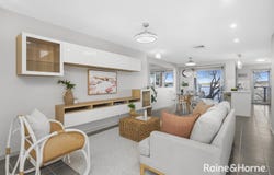 35 Marks Parade, Marks Point, NSW 2280