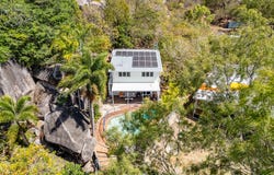 16 Picnic Street, Picnic Bay, Qld 4819