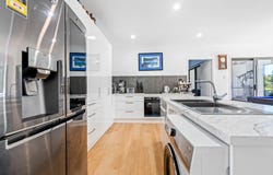 17 Mountain View Crescent, Russell Island, Qld 4184