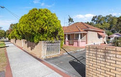 37 Wroxton street, Midland, WA 6056