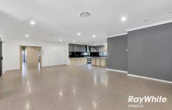 26 Australia II Drive, Kensington Grove, Qld 4341