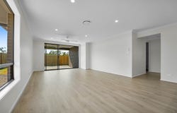16 Moorland Way, Deebing Heights, Qld 4306