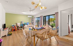 2/6 Omeo street, MacGregor, Qld 4109