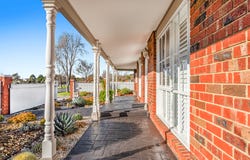 1 Keller Close, Greenvale, Vic 3059