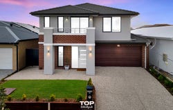 34 Shearjoy Loop, Clyde North, Vic 3978