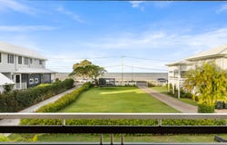 302 Flinders Parade, Sandgate, Qld 4017
