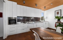 2/17 Clonard Avenue, Geelong West, Vic 3218