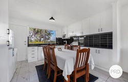 11 Ferguson Crescent, West Gladstone, Qld 4680
