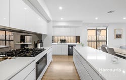 16 Petronas Drive, Fraser Rise, Vic 3336