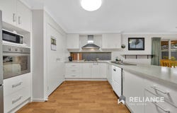 14 Blowering Street, Manor Lakes, Vic 3024