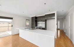 8/18A Emmett Street, Golden Square, Vic 3555