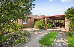 3 Royston Place, Gladstone Park, Vic 3043