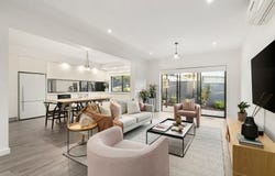 2/130 Parkhill Road, Kew, Vic 3101