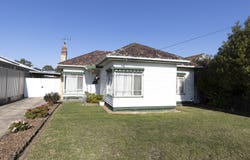 35 Riverside Avenue, Avondale Heights, Vic 3034