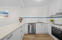 2/33 Beach Parade, Surfers Paradise, Qld 4217