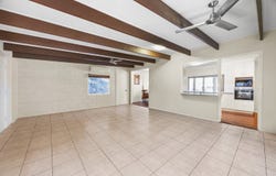 8 Warren Street, West Gladstone, Qld 4680