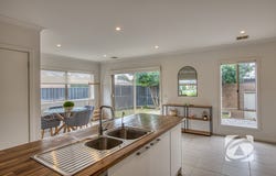 2/23 Atlantic Drive, Pakenham, Vic 3810