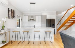 2/37 Tallebudgera Drive, Palm Beach, Qld 4221
