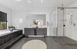 33 Beach Oak Drive, Mount Low, Qld 4818