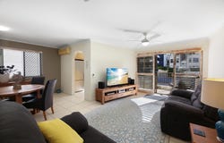 22 Woodroffe Avenue, Main Beach, Qld 4217