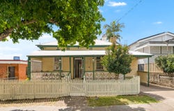 28 Westbourne Street, Highgate Hill, Qld 4101