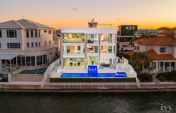 54 Knightsbridge Parade East, Sovereign Islands, Qld 4216