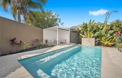 77 Oxley Drive, Paradise Point, Qld 4216
