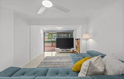 3/7-9 Robert Street, Labrador, Qld 4215