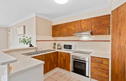 28/51 Pohlman Street, Southport, Qld 4215