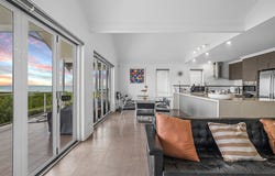 4/2 Robertson Rd, Ledge Point, WA 6043