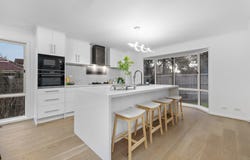 24 Glenwood Grove, Knoxfield, Vic 3180