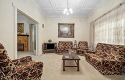 8 Wilbur Crescent, Hughesdale, Vic 3166