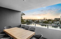 30/18 Remembrance Drive, Surfers Paradise, Qld 4217