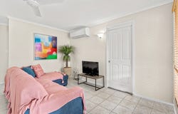 4/10 Erromango Drive, Jubilee Pocket, Qld 4802