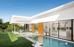 71 Real Avenue, Norman Park, Qld 4170