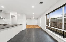 35 Blackbird Crescent, Doreen, Vic 3754