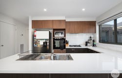 34 Spoonbill Avenue, Winter Valley, Vic 3358