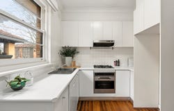 11/2A Ravens Grove, St Kilda East, Vic 3183