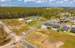 1/7 Pepper Tree Way, Taree, NSW 2430