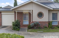 2/6-8 Rodney Street, Gisborne, Vic 3437