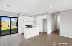 4 Bungalally Walk, Eynesbury, Vic 3338