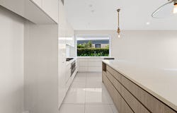 1077 Edgecliff Drive, Hope Island, Qld 4212